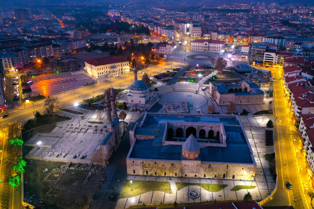 Sivas Mangal Kömürü Toptan Satış ve Sevkiyatı