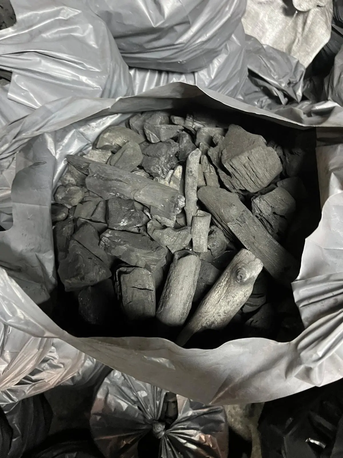 Farklı ülkelerden ithal edilen doğal mangal ve nargile kömürleri